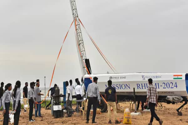 India launches its first reusable hybrid rocket, RHUMI-1