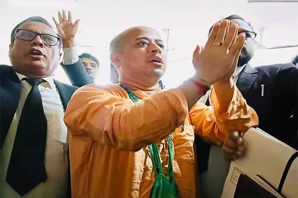 “Bangladesh Court Postpones Bail Hearing for Hindu Leader Chinmoy Krishna Das Amid Rising Controversy”